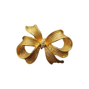 Elegant Gold Bow Brooch